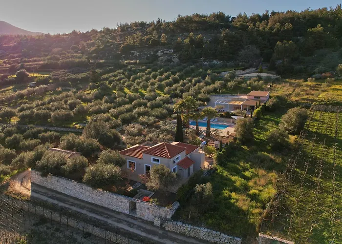 The Olive Grove Villas With Swimming Pool And Breakfast