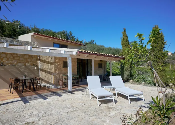 The Olive Grove Villas With Swimming Pool And Breakfast