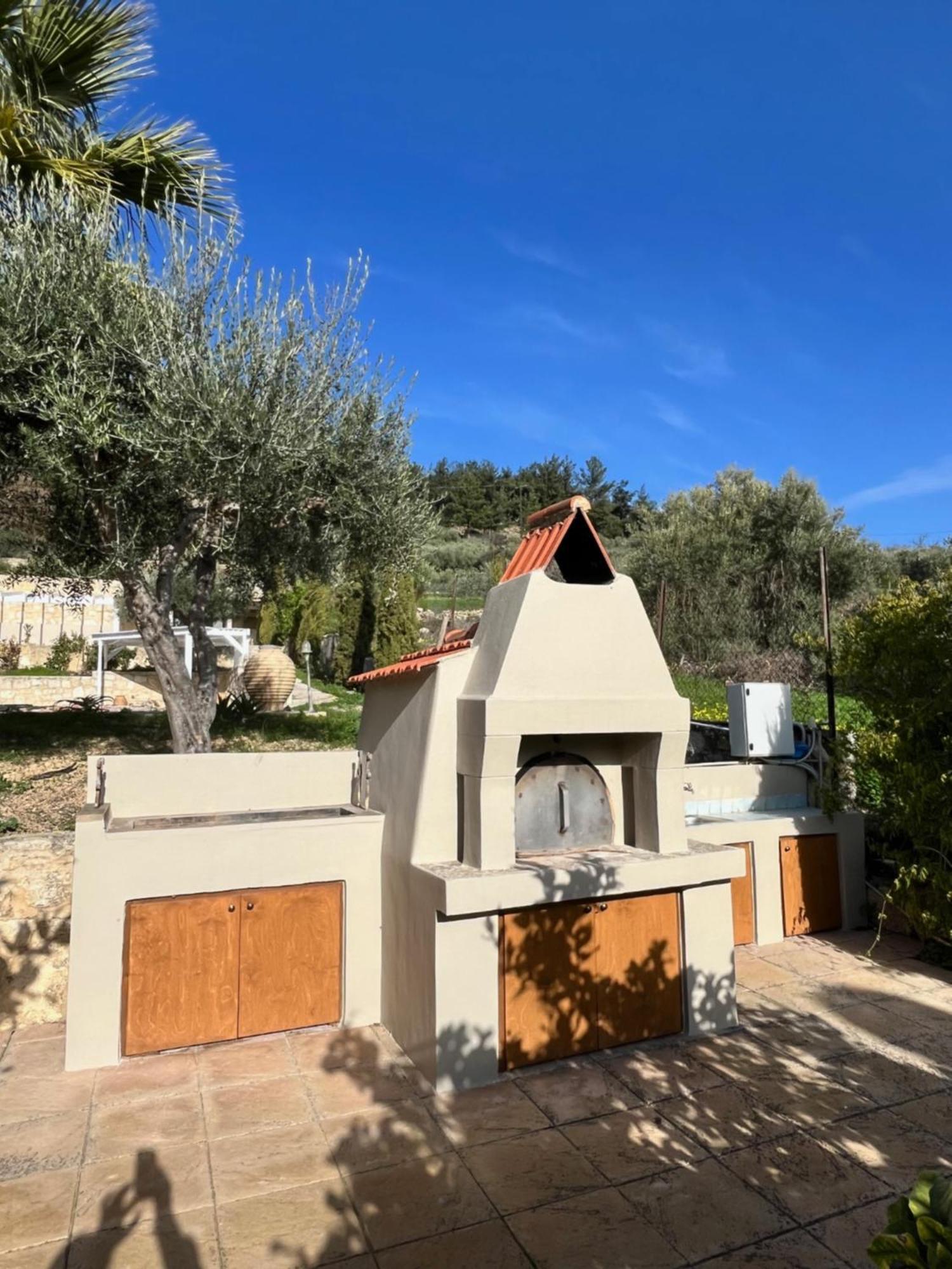 The Olive Grove With Swimming Pool And Breakfast
